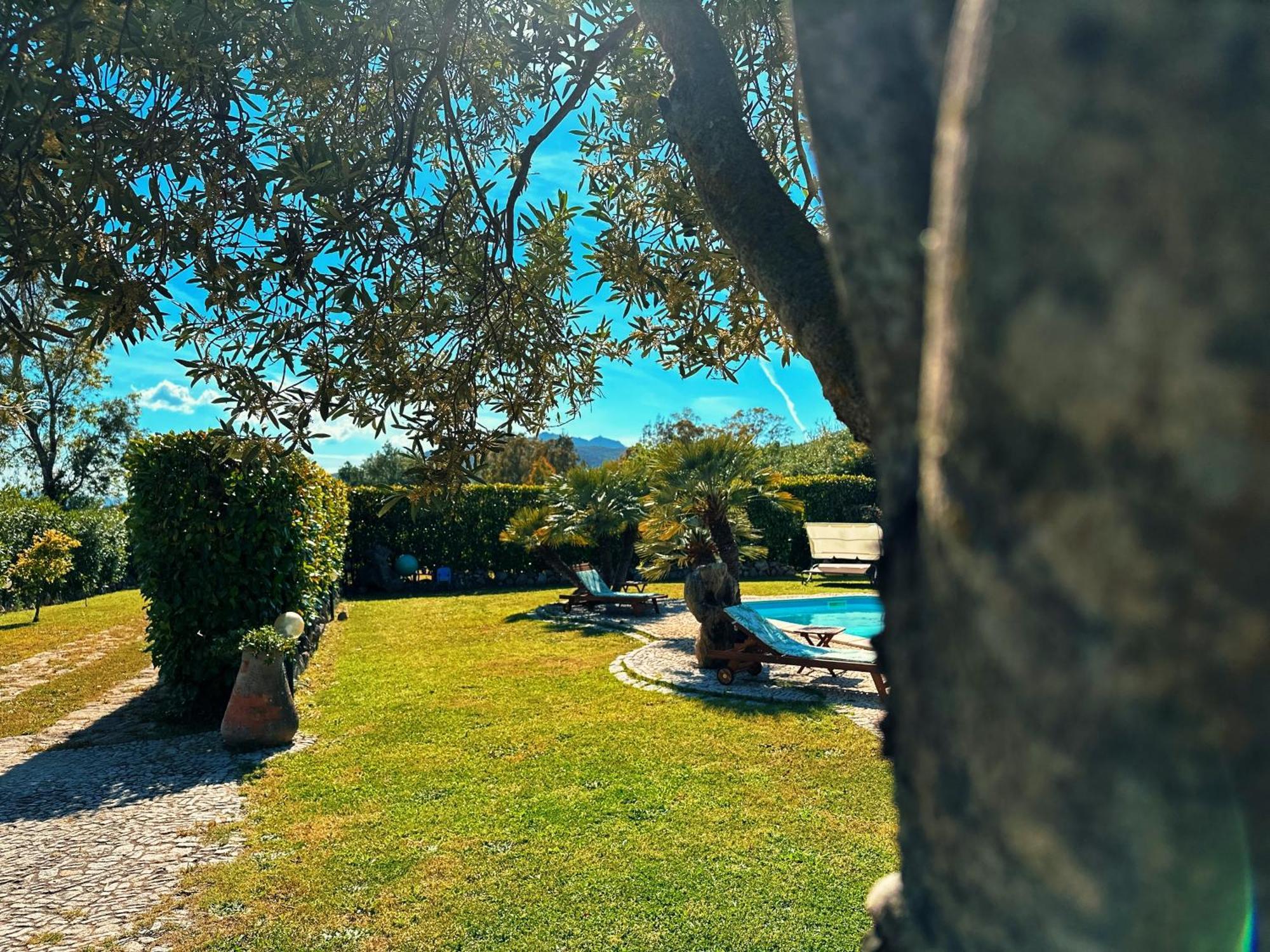 Villa Niloan Olbia Exterior photo